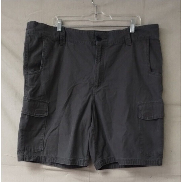 Magellan Shorts Mens 40W Gray Dark Measured 42 Inch Waist - Picture 1 of 10